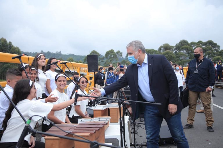 El gobierno del Presidente Iván Duque continúa cumpliéndole a los colombianos con obras de calidad que contribuyen al desarrollo económico y social de las comunidades