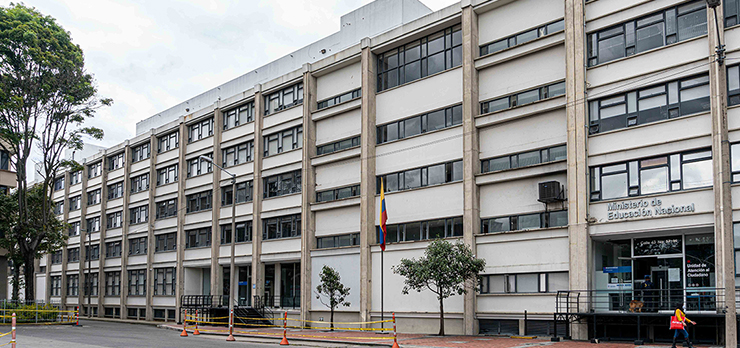 Mesa de Diálogo para la construcción de acuerdos para la Educación Superior Pública Mesa de Diálogo para la construcción de acuerdos para la Educación Superior Pública