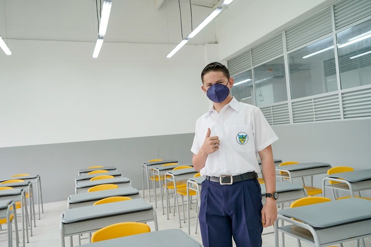 Seguimos cumpliéndoles a nuestros estudiantes en todo Colombia. Seguimos cumpliéndoles a nuestros estudiantes en todo Colombia.