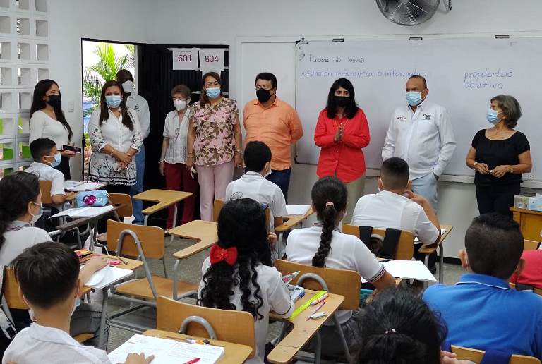 Viceministra Constanza Alarcón acompañó el regreso a la presencialidad en Neiva Viceministra Constanza Alarcón acompañó el regreso a la presencialidad en Neiva