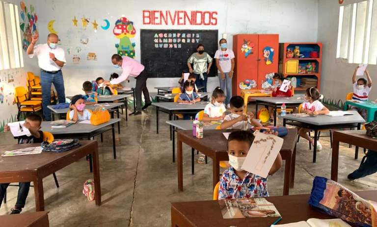 Javier Medina directivo del Ministerio estuvo en Montería para el retorno a las aulas de los estudianes Javier Medina directivo del Ministerio estuvo en Montería para el retorno a las aulas de los estudianes