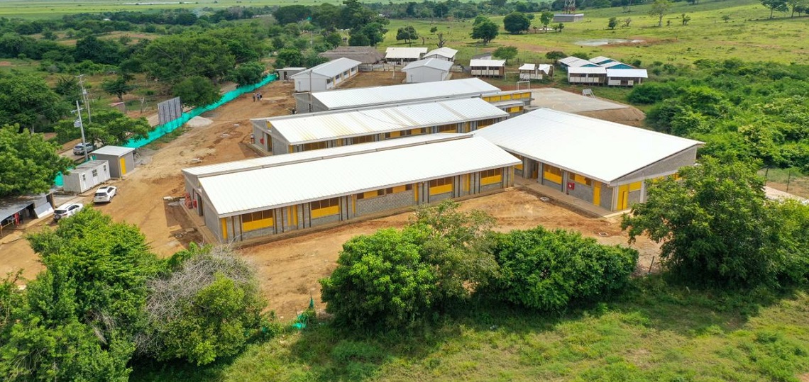 El Caribe colombiano recibe dos nuevos colegios, foto aerea de colegio
