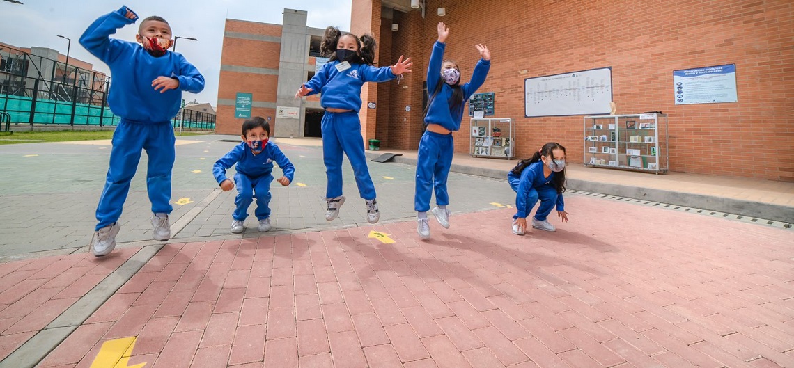Las Instituciones Educativas entregadas son la IED Parques de Bogotá y la IED Laurel de Cera en la localidad de Bosa