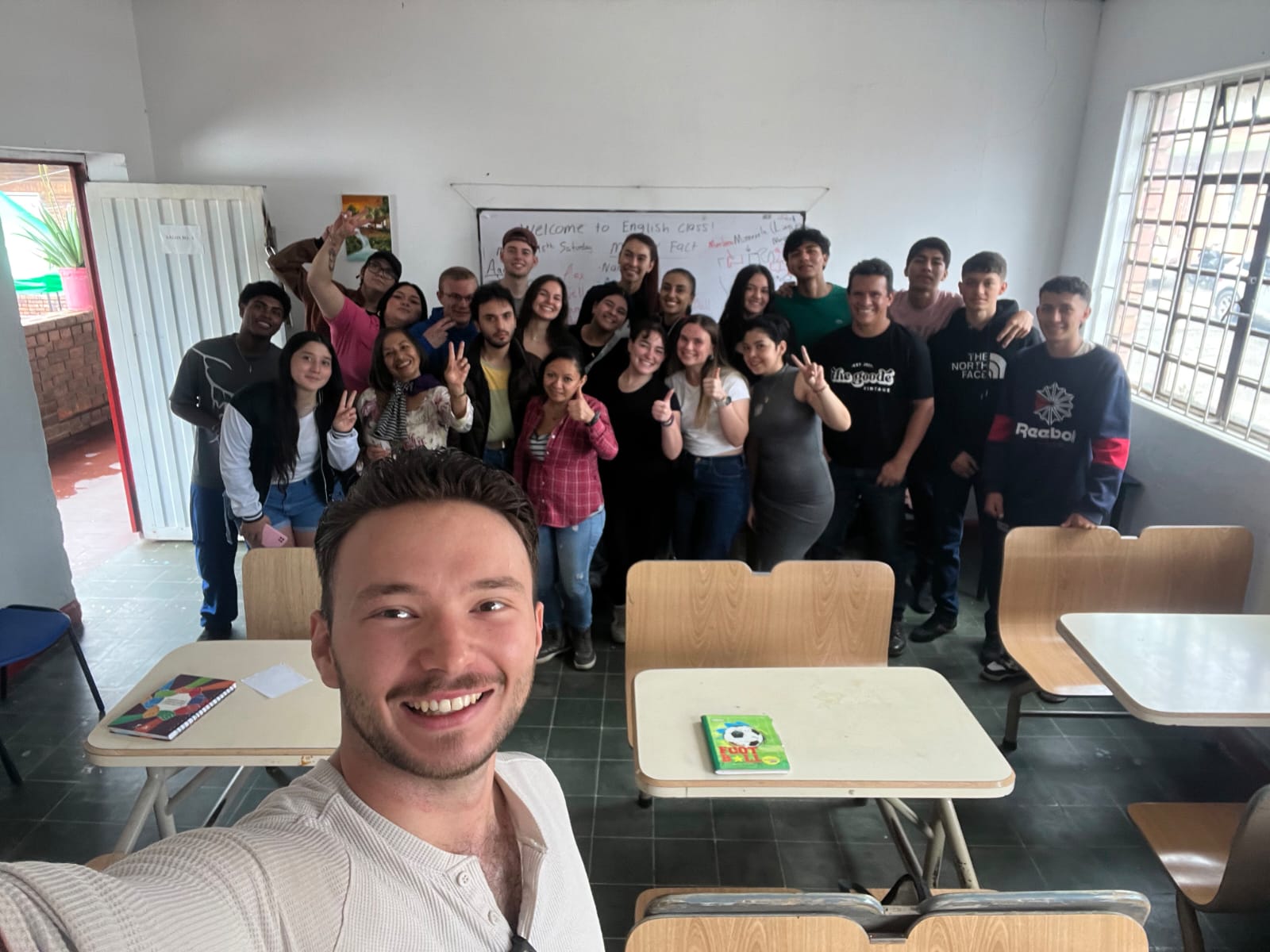 MEN-Peace Corps voluntarios activos en las regiones Caribe y Andina, 2025-2026 (2)