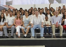 Presidente Santos entregó megacolegio Gardenias en Barranquilla