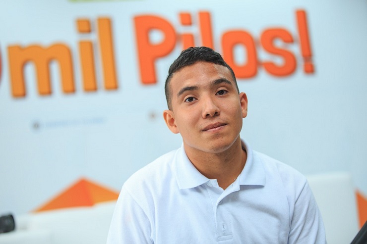 Giancarlos primer pilo en graduarse Giancarlos primer pilo en graduarse