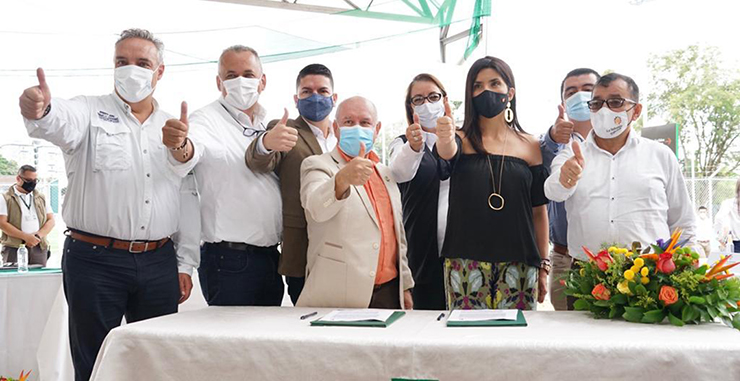 Firma acuerdo matrícula cero en Quindío, Caquetá y Huila