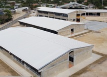 Vista aérea de las nuevas obras de la Institución Educativa El Pozón en la ciudad de Cartagena, Bolívar