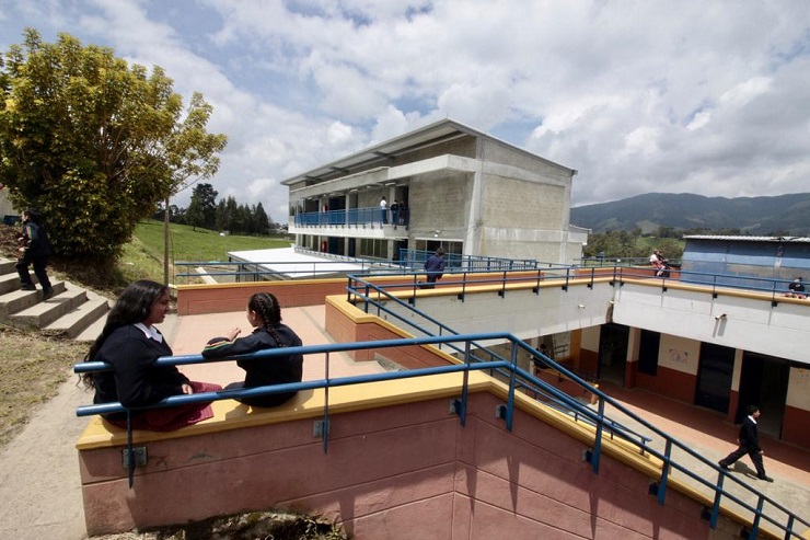 Vista general de la nueva infraestructura educativa La Unión en Bello (Antioquia)