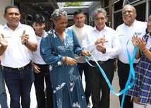 Ministra de Educacion inaugurando obras en Inirida