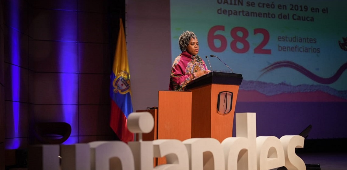 Ministra de Educación Aurora Vergara en la Universidad de Los Andes