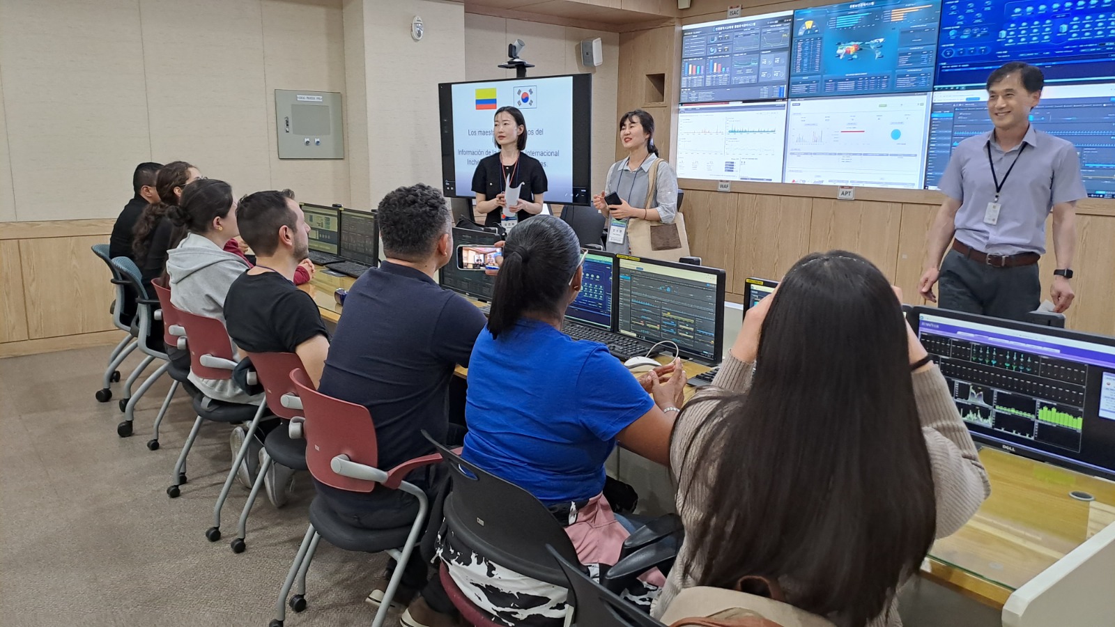 Imagen de los Becarios