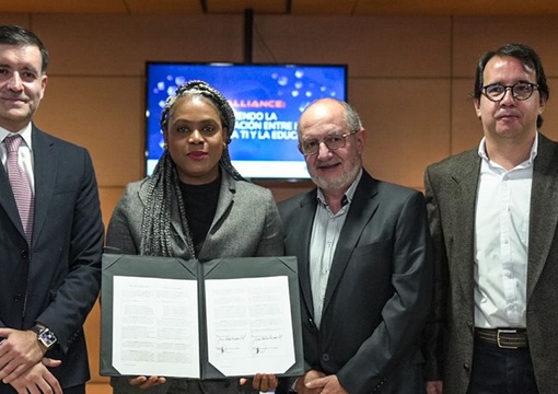 Mineducación y AWS lanzan programa que adapta el currículo académico a la demanda y conecta a los estudiantes con oportunidades laborales