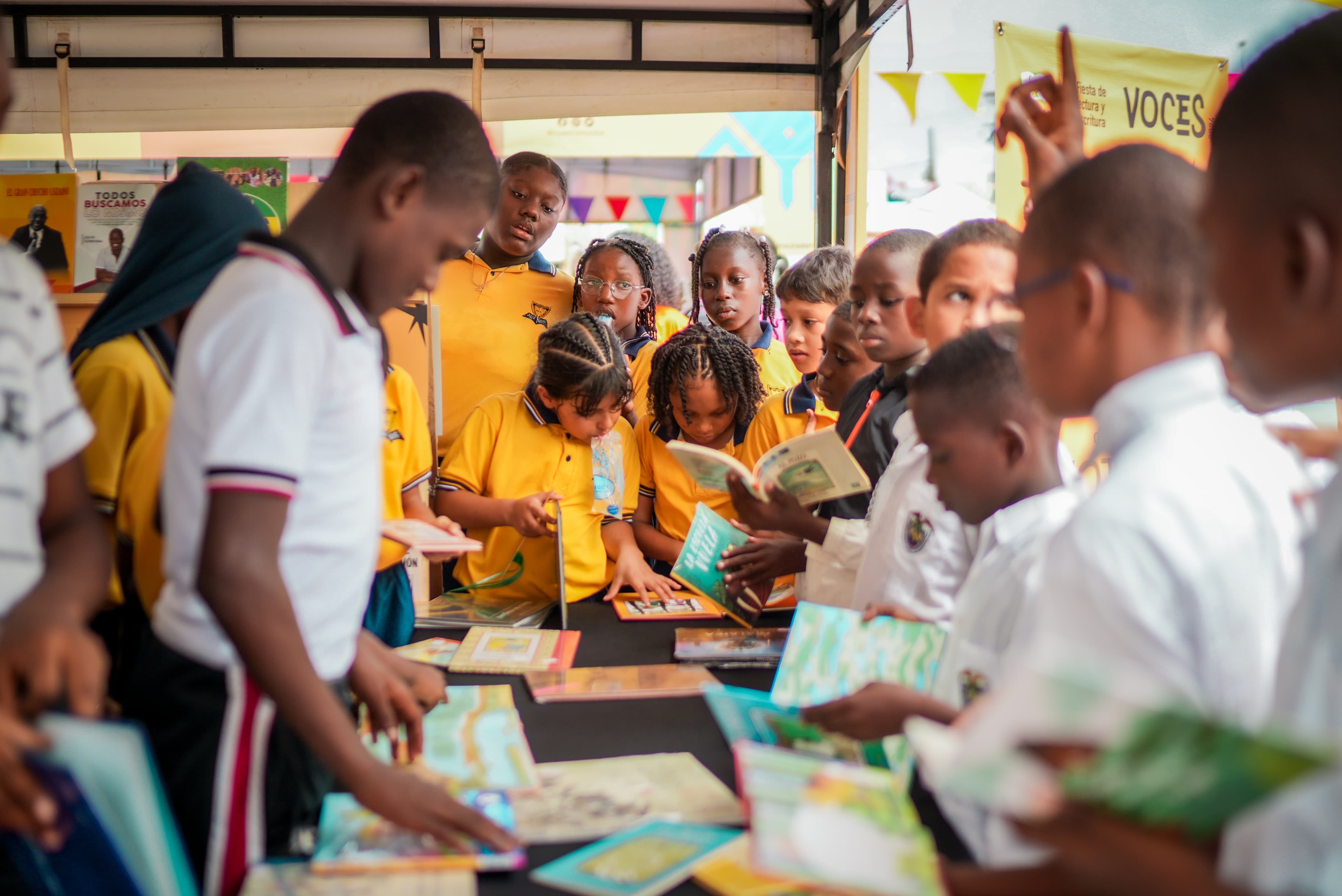 Estudiantes en Festival FLECHO Estudiantes en Festival FLECHO