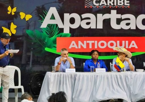 Presidente Gustavo Petro, vicepresidenta de la República, Viceministro de Educación Superior en discurso