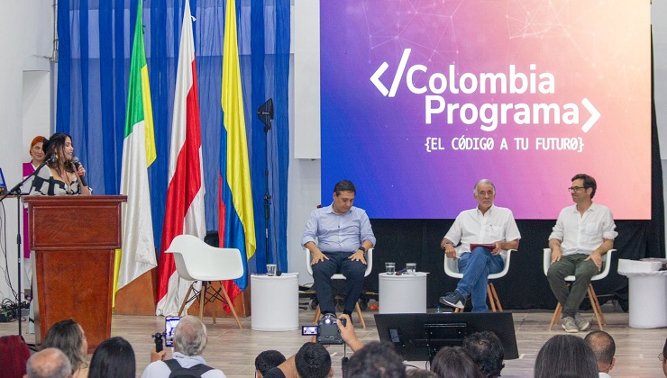 Foto auditorio participante en la entrega de laboratorios de innovación de ‘Colombia Programa’ en el Atlántico Foto auditorio participante en la entrega de laboratorios de innovación de ‘Colombia Programa’ en el Atlántico