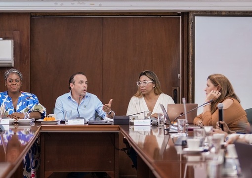 Mesas de trabajo en Cali