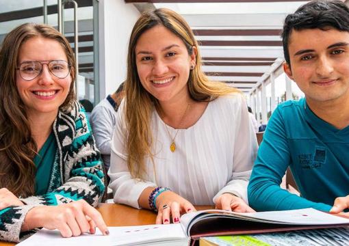 La educación superior impulsa el futuro laboral en Colombia: indicadores revelan oportunidades crecientes para graduados