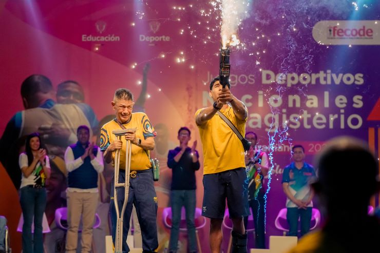 Ministro de Educación, Daniel Rojas Medellín, inauguró los X Juegos Deportivos Nacionales del Magisterio