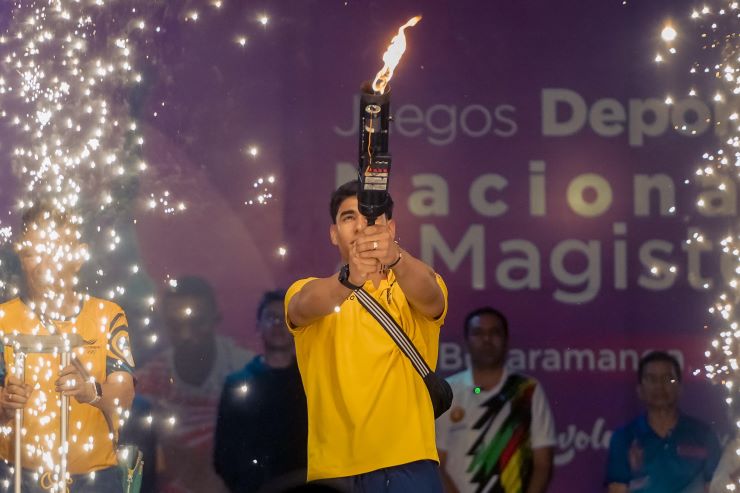Ministro de Educación, Daniel Rojas Medellín, inauguró los X Juegos Deportivos Nacionales del Magisterio