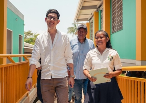 Entrega colegio Macedonia en Amazonas