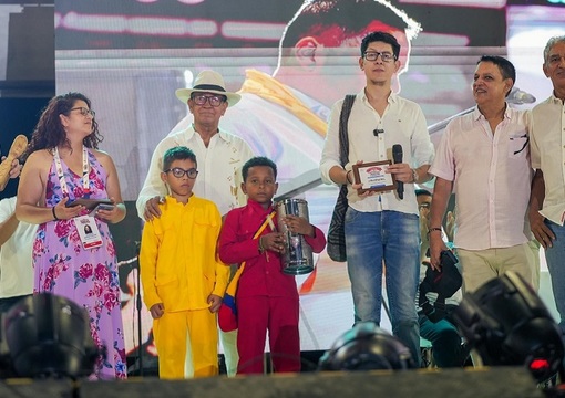 Ministro de Educación en Encuentro Folclórico