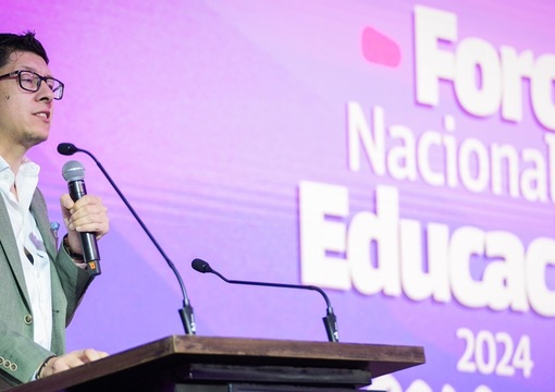 Ministro de Educación haciendo apertura del Foro Nacional de Educación