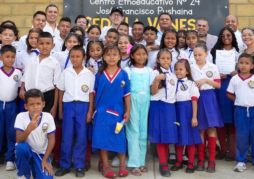 Ministro de Educación en recorrido por las instalaciones de colegio en Riohacha