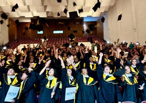 Graduación 102 jóvenes Doble titulación