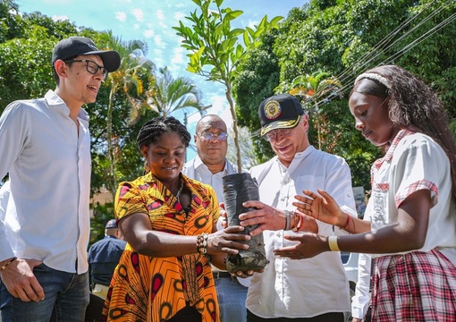 Presidente Gustavo Petro, junto a Vicepresidenta Francia Márquez, ministro de Educación Daniel Rojas y rector Universidad del Valle