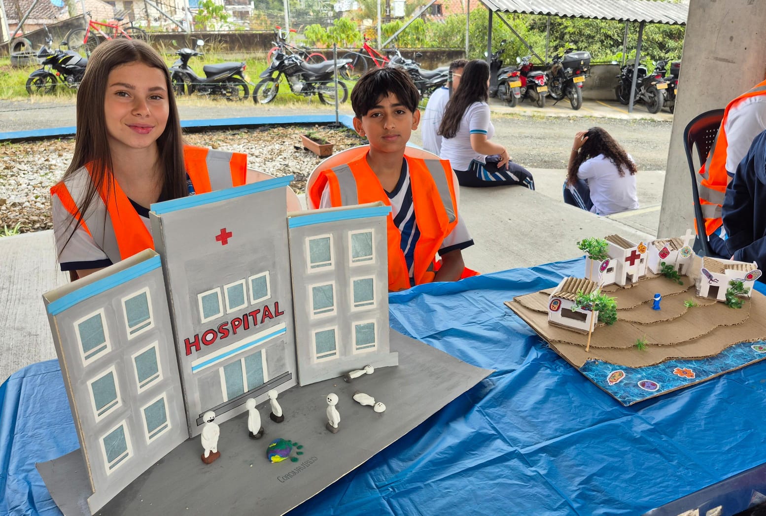 Fotos de Innovaciones en la Gestión del Riesgo Escolar en Dosquebradas - Institución Educativa Bernardo López