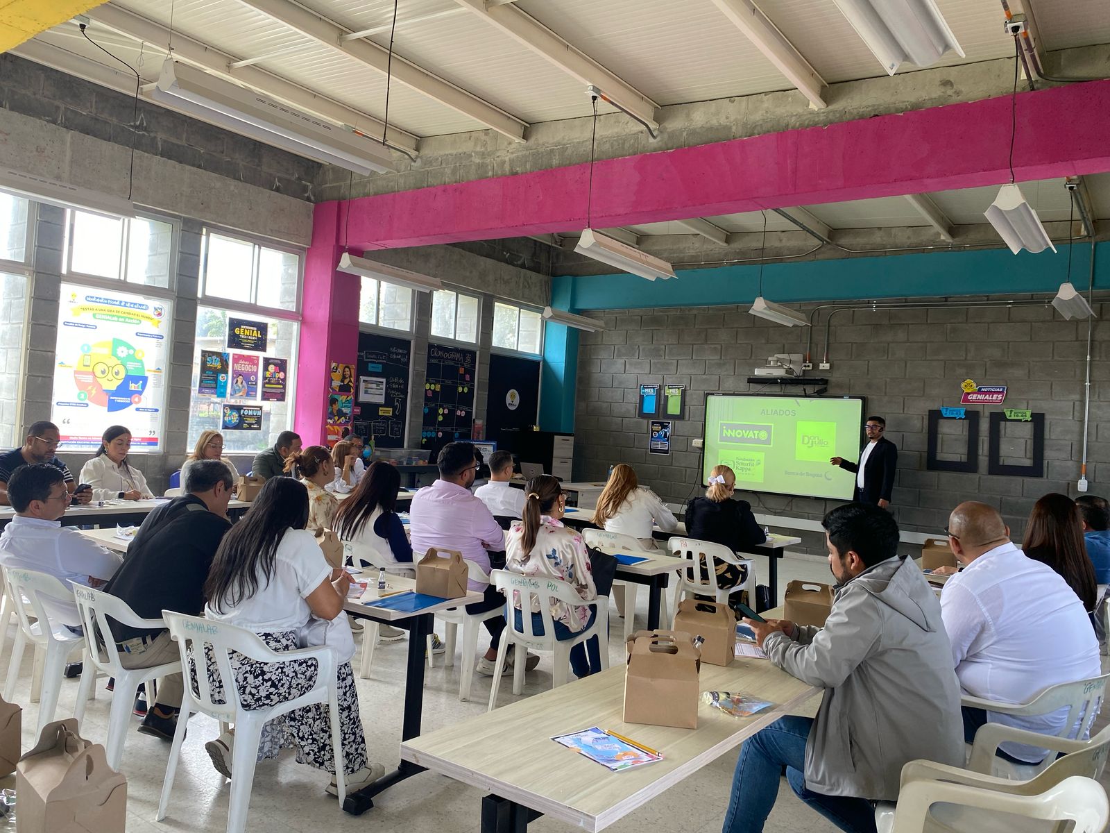 Fotos del Laboratorio de Ideas Geniales - Institución Educativa Francisco José de Caldas e Instituto tecnológico, Santa Rosa de Cabal (Risaralda)