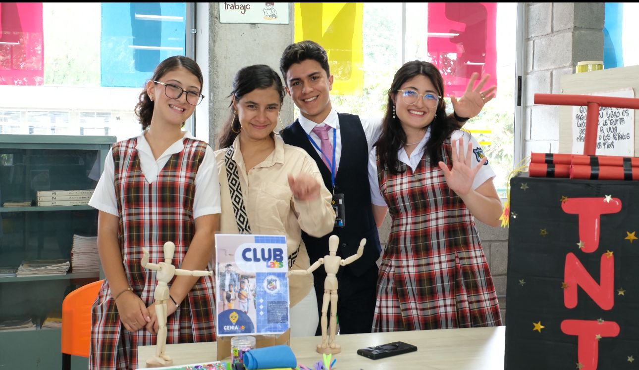 Fotos del Laboratorio de Ideas Geniales - Institución Educativa Francisco José de Caldas e Instituto tecnológico, Santa Rosa de Cabal (Risaralda)