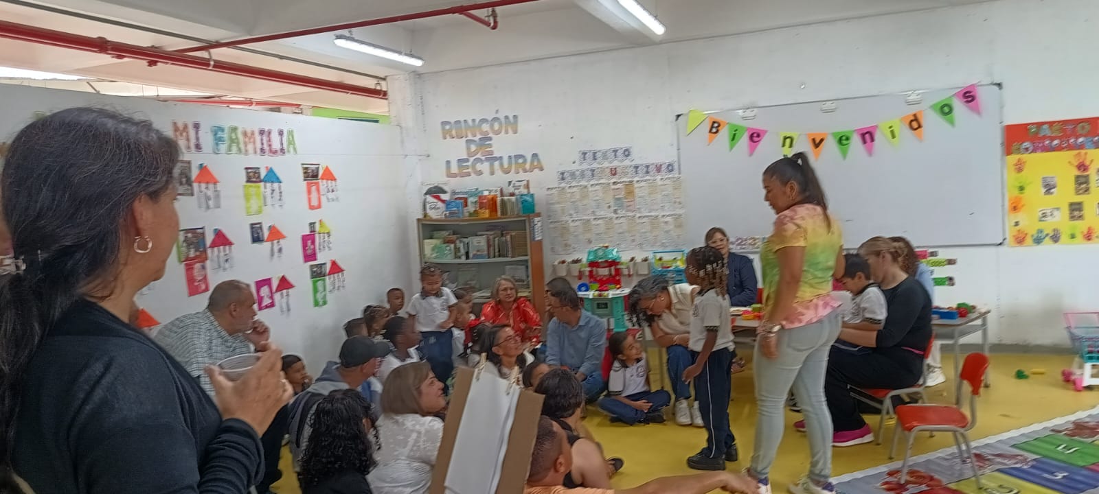 Fotos sobre la creación de un ambiente afectivo y seguro en el aula - Institución Educativa Salamanca, Pereira (Risaralda)