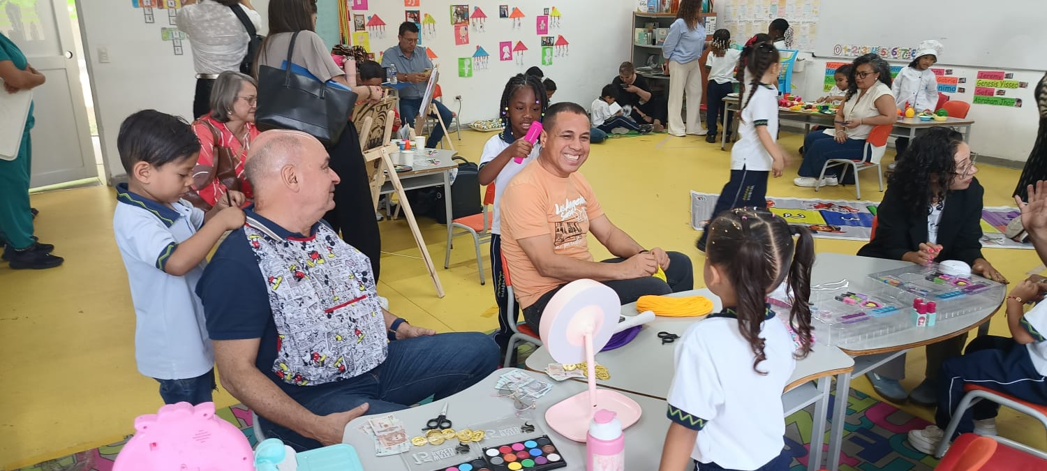 Fotos sobre la creación de un ambiente afectivo y seguro en el aula - Institución Educativa Salamanca, Pereira (Risaralda)