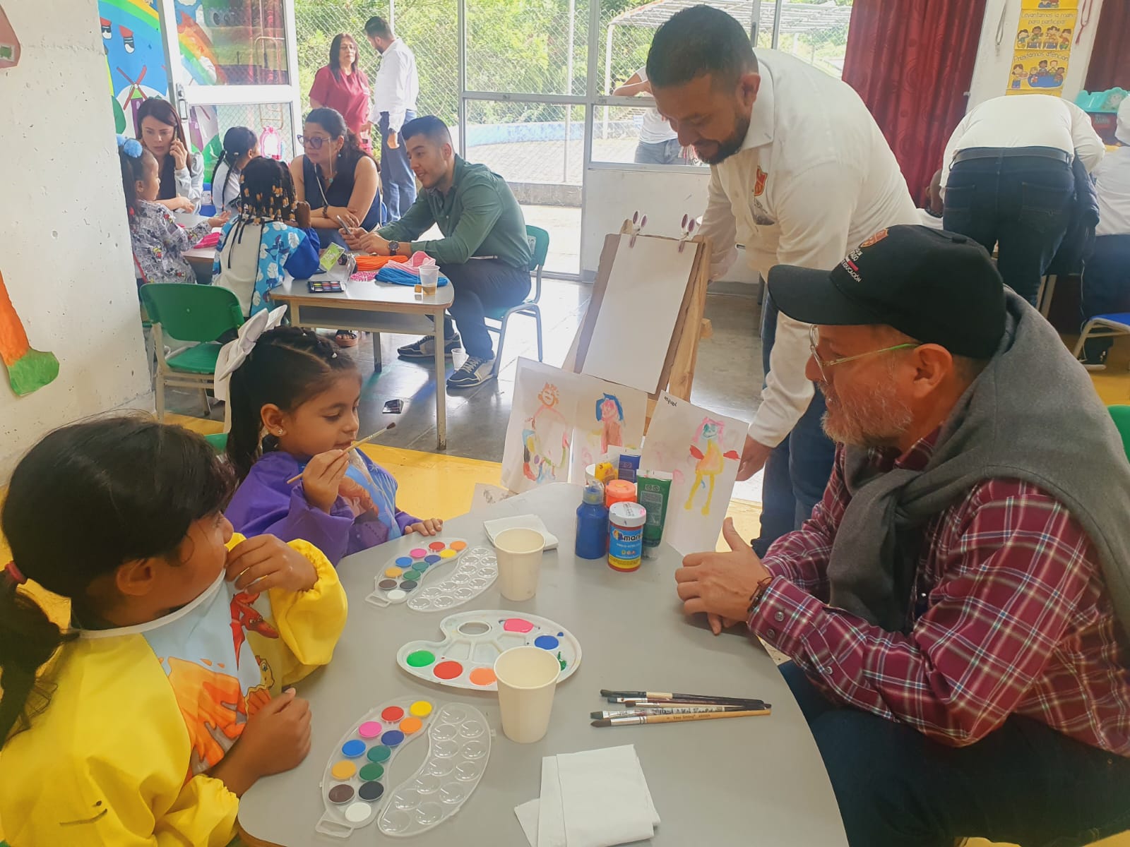 Fotos sobre la creación de un ambiente afectivo y seguro en el aula - Institución Educativa Salamanca, Pereira (Risaralda)