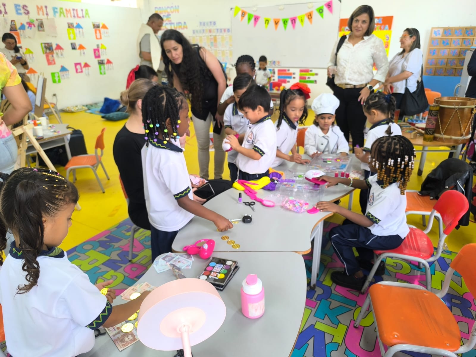 Fotos sobre la creación de un ambiente afectivo y seguro en el aula - Institución Educativa Salamanca, Pereira (Risaralda)
