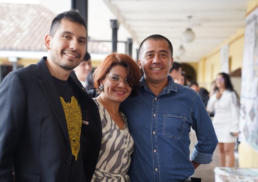 Tres docentes universitarios