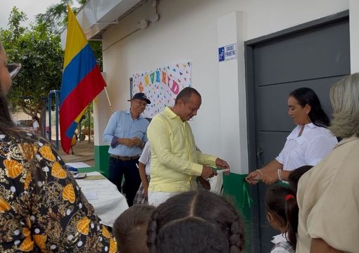 Entrega Aulas sostenibles en el Cesar