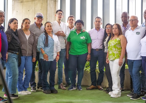 Ministro de Educación en reunión con maestros del Valle