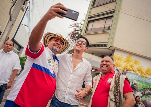 Ministro de Educación con profes