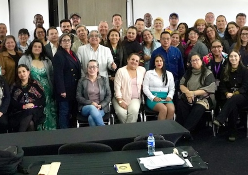 Foto de docentes de Bogota en la comision de salud