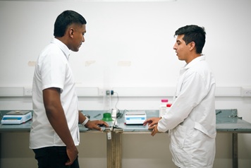 Con 19 universidades públicas enseñando medicina y 222 especializaciones médico-quirúrgicas, el Gobierno impulsa la salud desde la educación