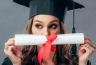 Por qué es legal pagar por título 'honoris causa' en Colombia, según Mineducación: sorpresivo