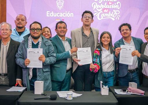 Ministro de educación reunido con sus viceministros, presidentes sindicales y viceministro de hacienda