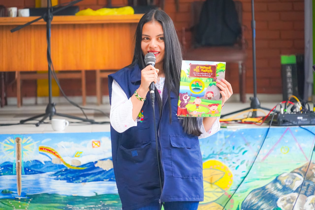 Líderes de calidad ofreciendo discurso