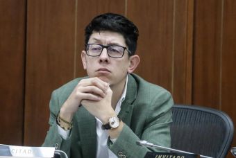 Mineducación advierte que ha tenido que reubicar estudiantes y profesores por el conflicto armado