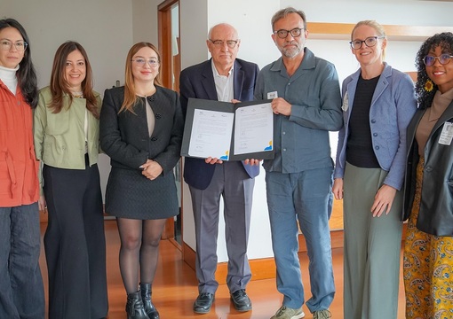 Foto que sella la firma la alianza por la alfabetizacion