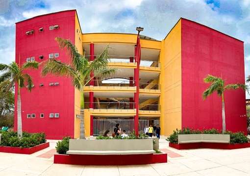 Fachada Universidad de La Guajira