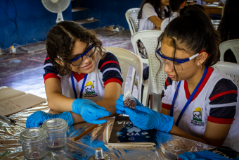 Clubes de Ciencia Colombia: una década llevando la curiosidad científica a las aulas del país